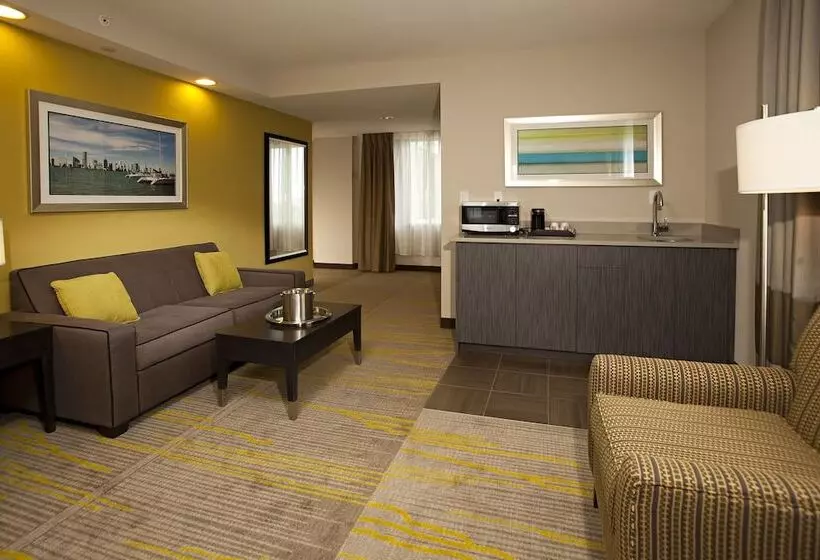 スーペリアースイート, Comfort Suites Miami Airport North