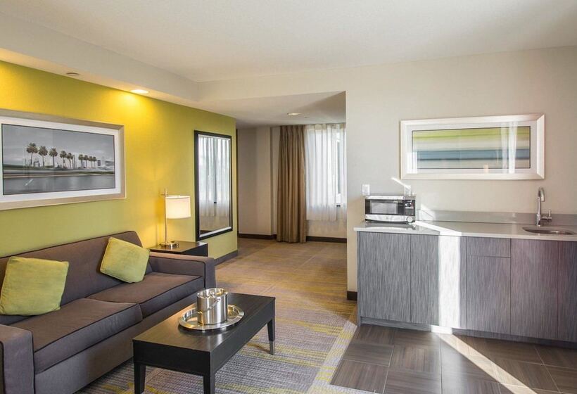 Люкс Superior, Comfort Suites Miami Airport North