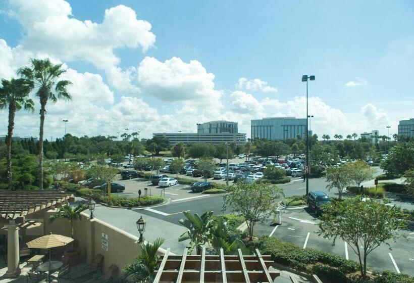 חדר קלאב, Renaissance Tampa International Plaza