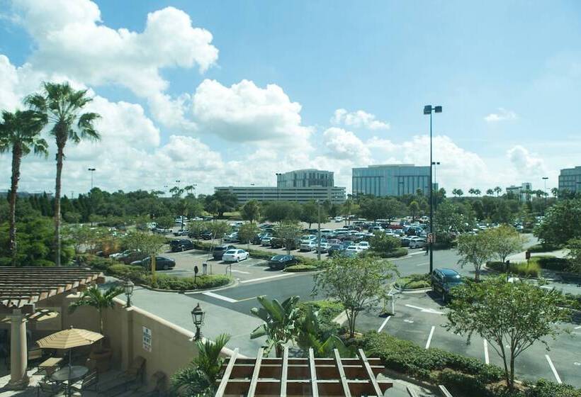 חדר קלאב, Renaissance Tampa International Plaza