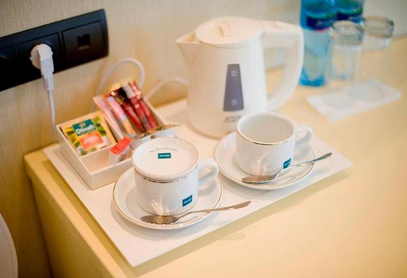 Habitación Estándar Individual, Symfonia Osjaków