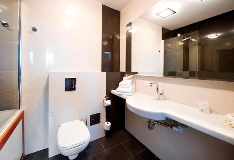 Apartamento 1 Dormitorio, Symfonia Osjaków