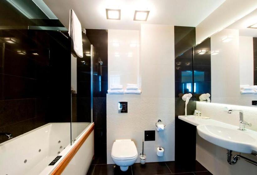 Apartamento 1 Dormitorio, Symfonia Osjaków