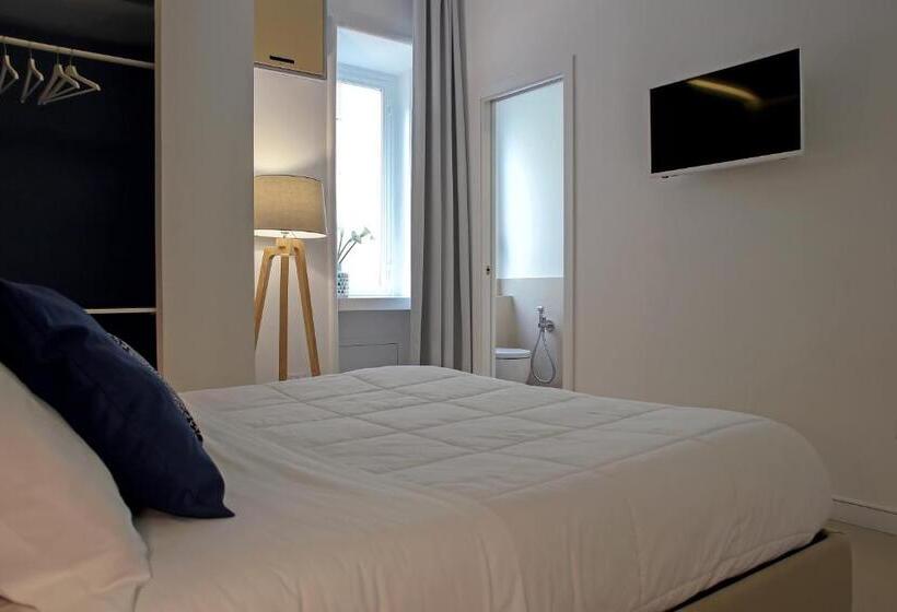 اتاق کلاسیک, Starhost Petit B&b