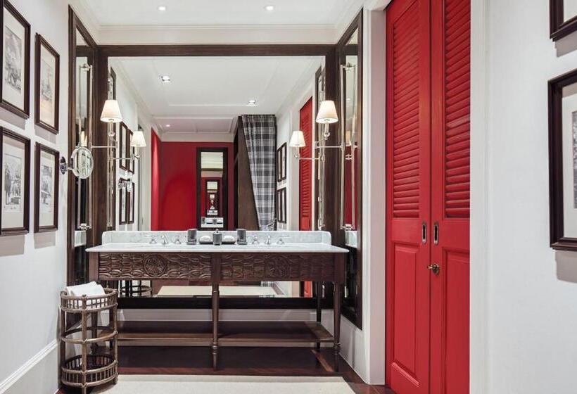 Люкс, 137 Pillars House