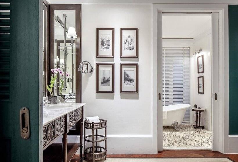 Люкс, 137 Pillars House