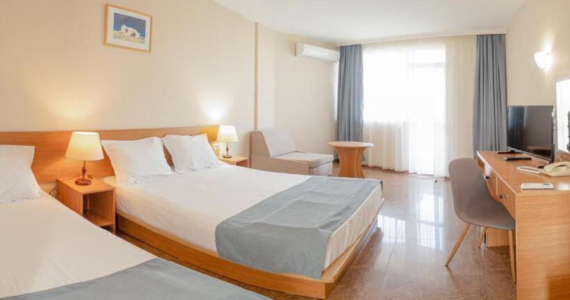 اتاق استاندارد سه نفره, Aurora