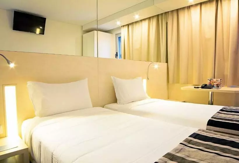 اتاق خانوادگی, Park Hotel Porto Aeroporto