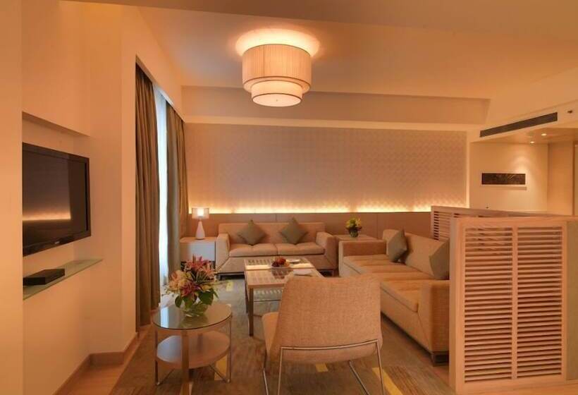 주니어 스위트, Radisson Blu Hotel, Greater Noida