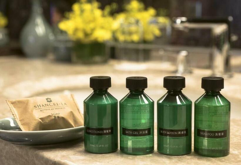 디럭스 룸 킹사이즈 침대, Shangrila Far Eastern, Taipei