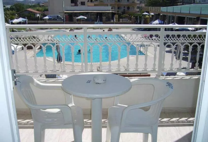 Deluxe Kolmen Hengen Huone, Rhodian Rose