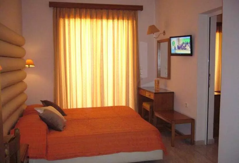 Deluxe Neljän Hengen Huone, Rhodian Rose