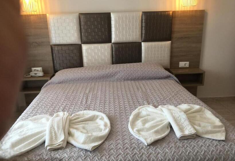 コネクティングルーム（家族用）。, Rhodian Rose