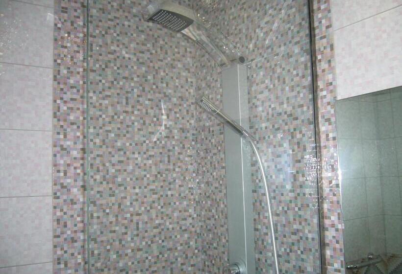 コネクティングルーム（家族用）。, Rhodian Rose