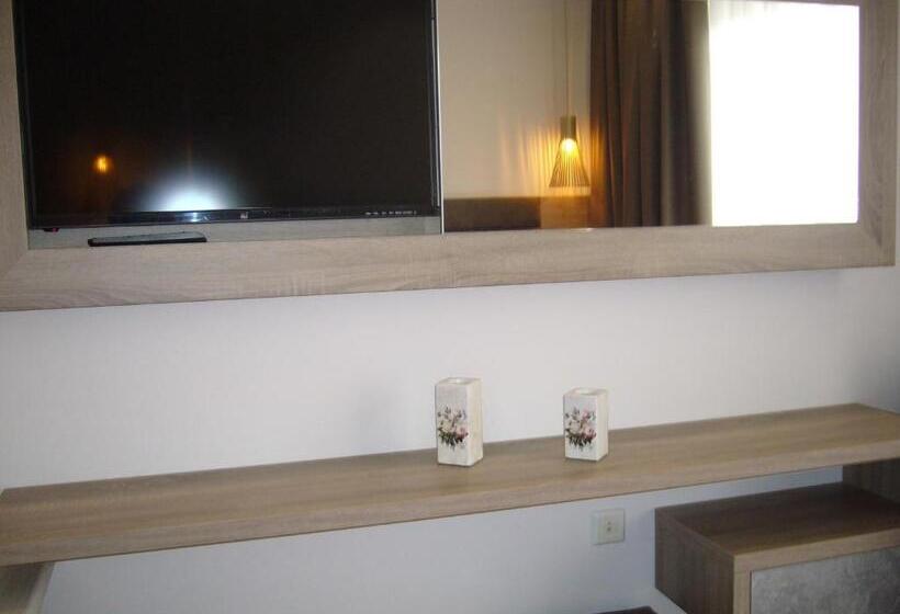 コネクティングルーム（家族用）。, Rhodian Rose