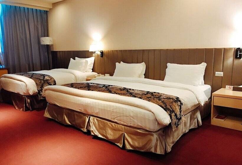 Háromágyas Deluxe Szoba, Golden Tulip Zhong Xin Hotel Taichung