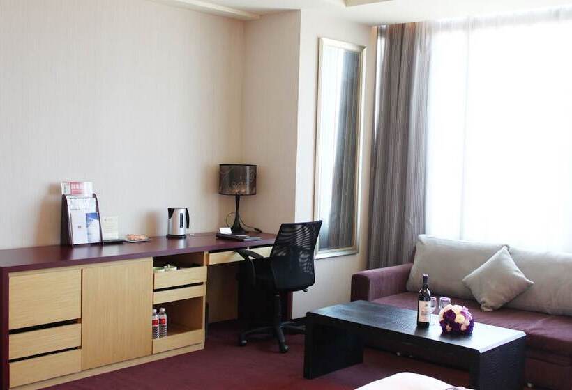 Háromágyas Deluxe Szoba, Golden Tulip Zhong Xin Hotel Taichung