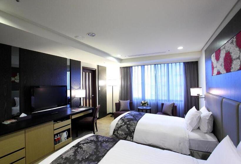 Superior Suite, Golden Tulip Zhong Xin Hotel Taichung