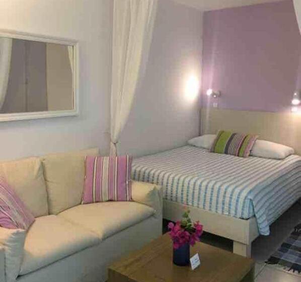 Standard-huone Puutarhanäkymä, Talgo Suites