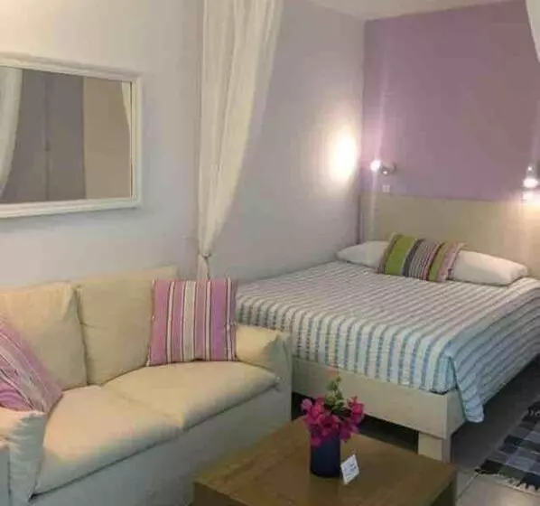 Standard-huone Puutarhanäkymä, Talgo Suites