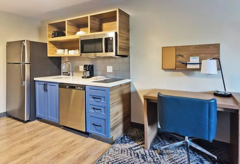 身障者適用スイートルーム, Candlewood Suites Eastchase Park, An Ihg