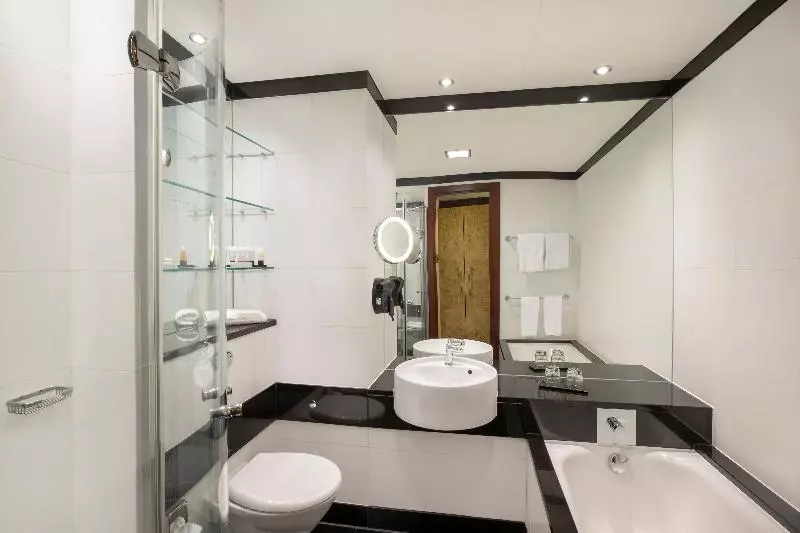 身障者適用クイーンサイズベッドルーム, Candlewood Suites Lexington, An Ihg