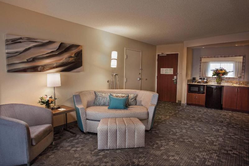 غرفة قياسية سرير كينج, Courtyard By Marriott Fayetteville