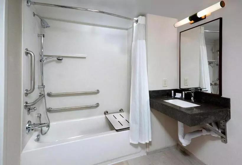 Standard-huone King-vuode, Fairfield Inn Greensboro Airport