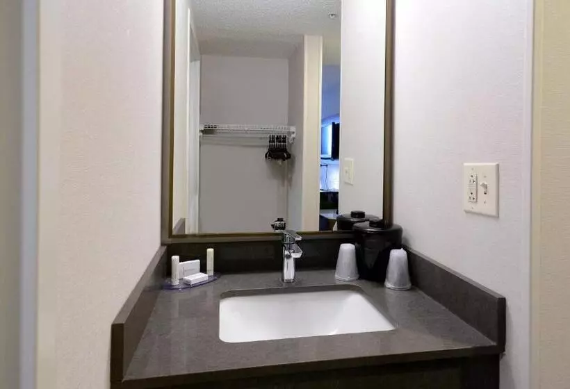 Standard-huone King-vuode, Fairfield Inn Greensboro Airport