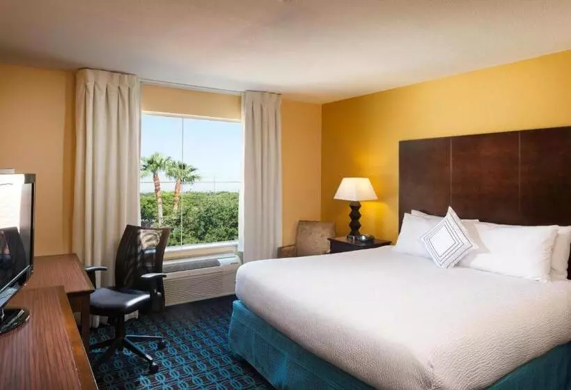 キングサイズベッドのスタンダードルーム, Fairfield Inn & Suites Houston Intercontinental Airport