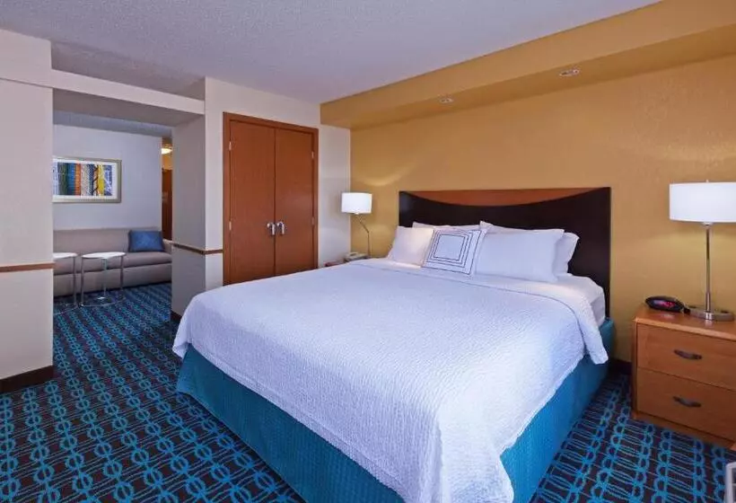 キングサイドベッドのスタンダードワンルーム, Fairfield Inn & Suites Houston Intercontinental Airport