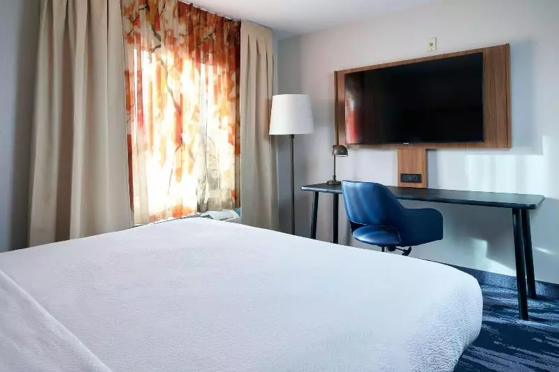 Standard-huone King-vuode, Fairfield Inn And Suites San Bernardino