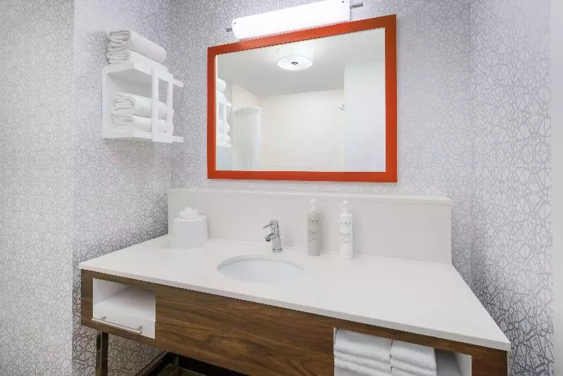身障者適用スタンダードルーム, Hampton Inn & Suites West Sacramento