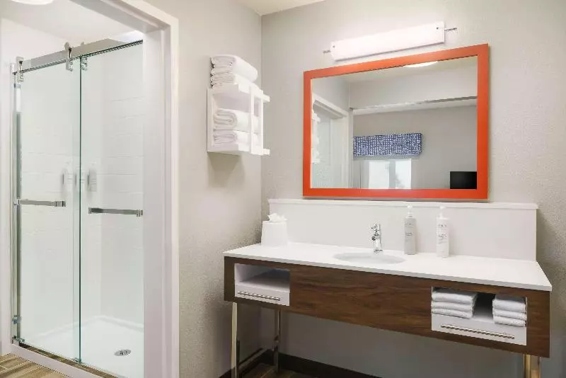 身障者適用スタンダードルーム, Hampton Inn & Suites West Sacramento