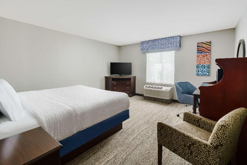 غرفة قياسية لذوى الاحتياجات الخاصة, Hampton Inn & Suites West Sacramento