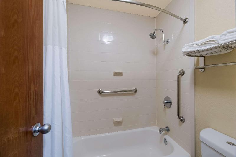 חדר סטנדרט עם מיטת קינג, Holiday Inn Express Hotel & Suites Lenoir City Knoxville Area, An Ihg