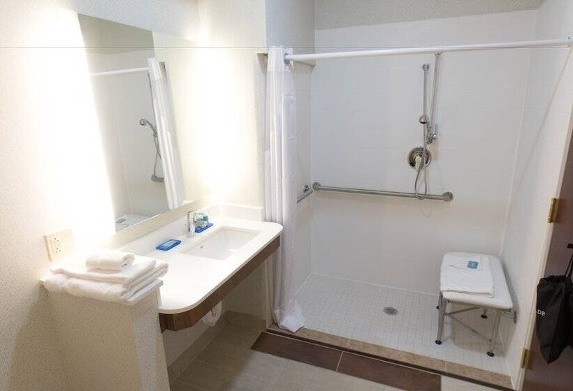غرفة قياسية لذوى الاحتياجات الخاصة, Holiday Inn Express Hotel & Suites Erie An Ihg
