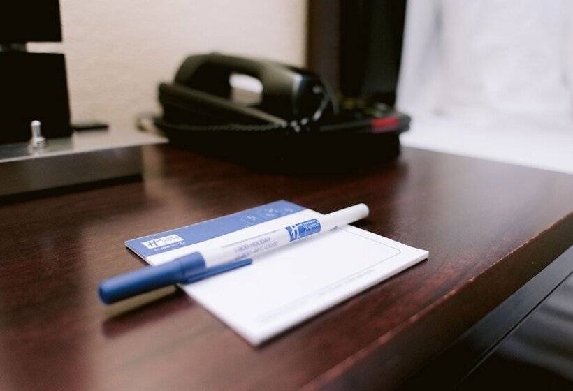 جناح, Holiday Inn Express Hotel Raleigh Southwest, An Ihg