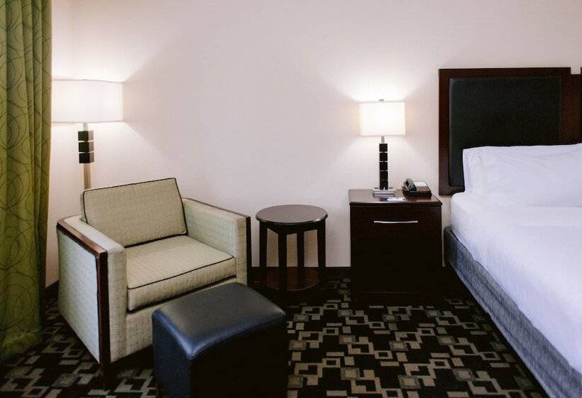 جناح لذوى الاحتياجات الخاصة, Holiday Inn Express Hotel Raleigh Southwest, An Ihg