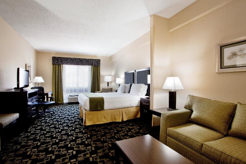 Люкс Кровать Кинг, Holiday Inn Express Hotel Raleigh Southwest, An Ihg