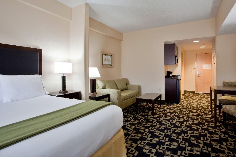 جناح سرير كينج, Holiday Inn Express Hotel Raleigh Southwest, An Ihg