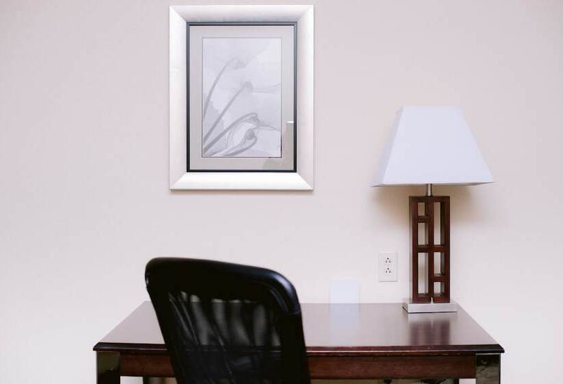 جناح, Holiday Inn Express Hotel Raleigh Southwest, An Ihg