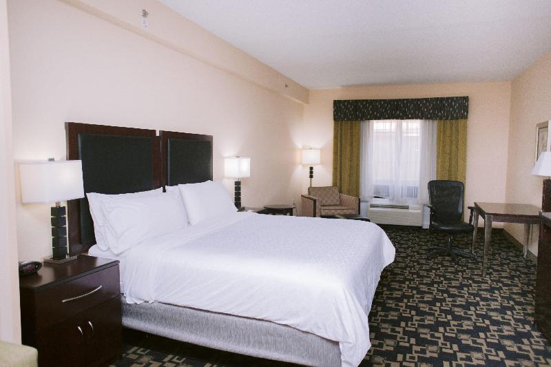 Люкс Кровать Кинг, Holiday Inn Express Hotel Raleigh Southwest, An Ihg