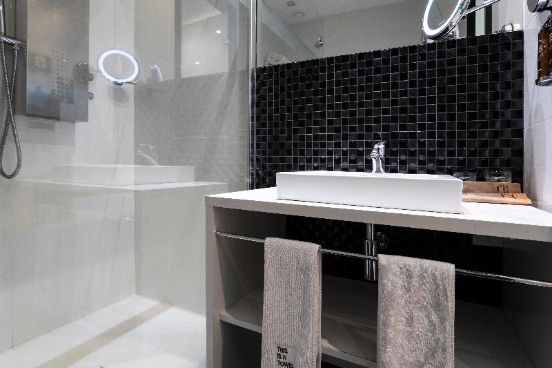 جناح, Holiday Inn Express And Suites Alpine, An Ihg