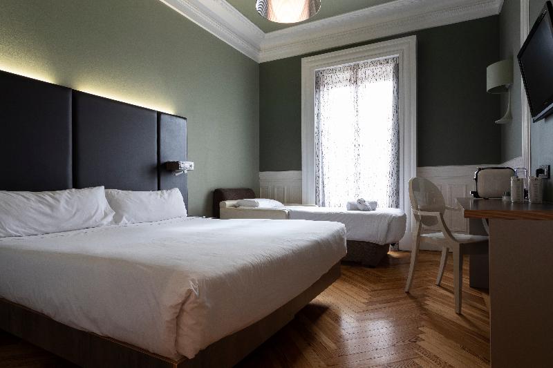 جناح, Holiday Inn Express And Suites Alpine, An Ihg