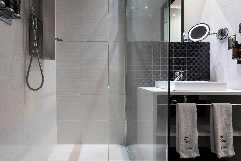 جناح, Holiday Inn Express And Suites Alpine, An Ihg