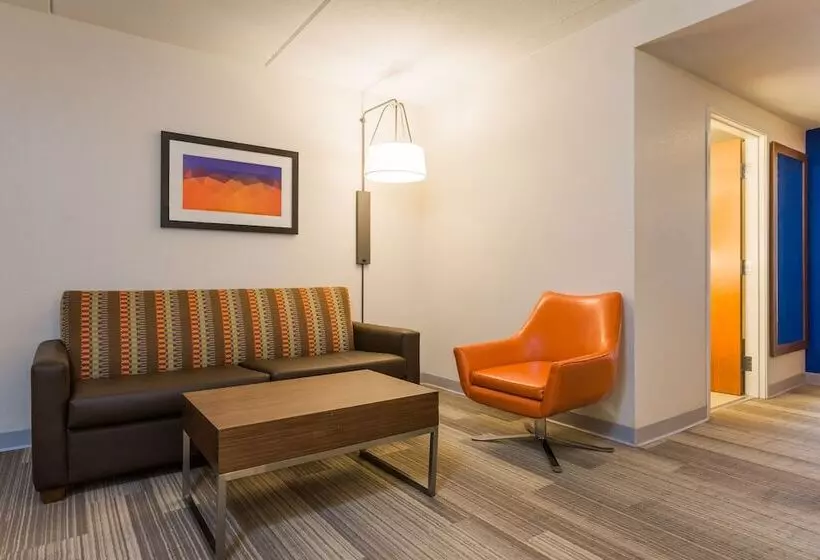 スイート, Holiday Inn Express Hotel And Suites Petersburg   Fort Lee, An Ihg