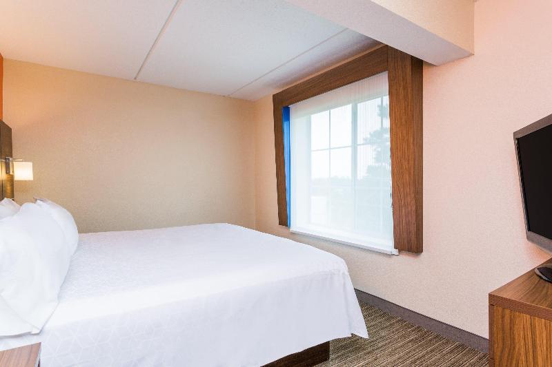 스위트 킹사이즈 침대, Holiday Inn Express Hotel And Suites Petersburg   Fort Lee, An Ihg