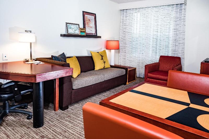 מיטת קינג בסוויטה, Residence Inn Florence