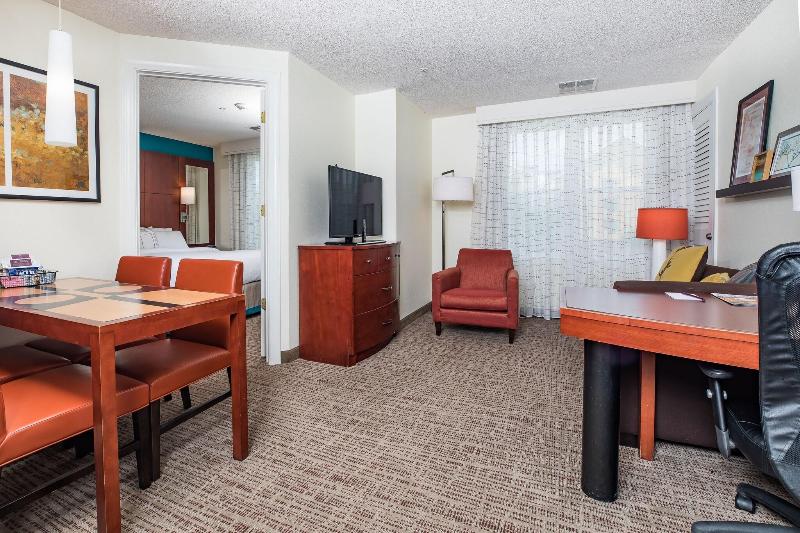 מיטת קינג בסוויטה, Residence Inn Florence